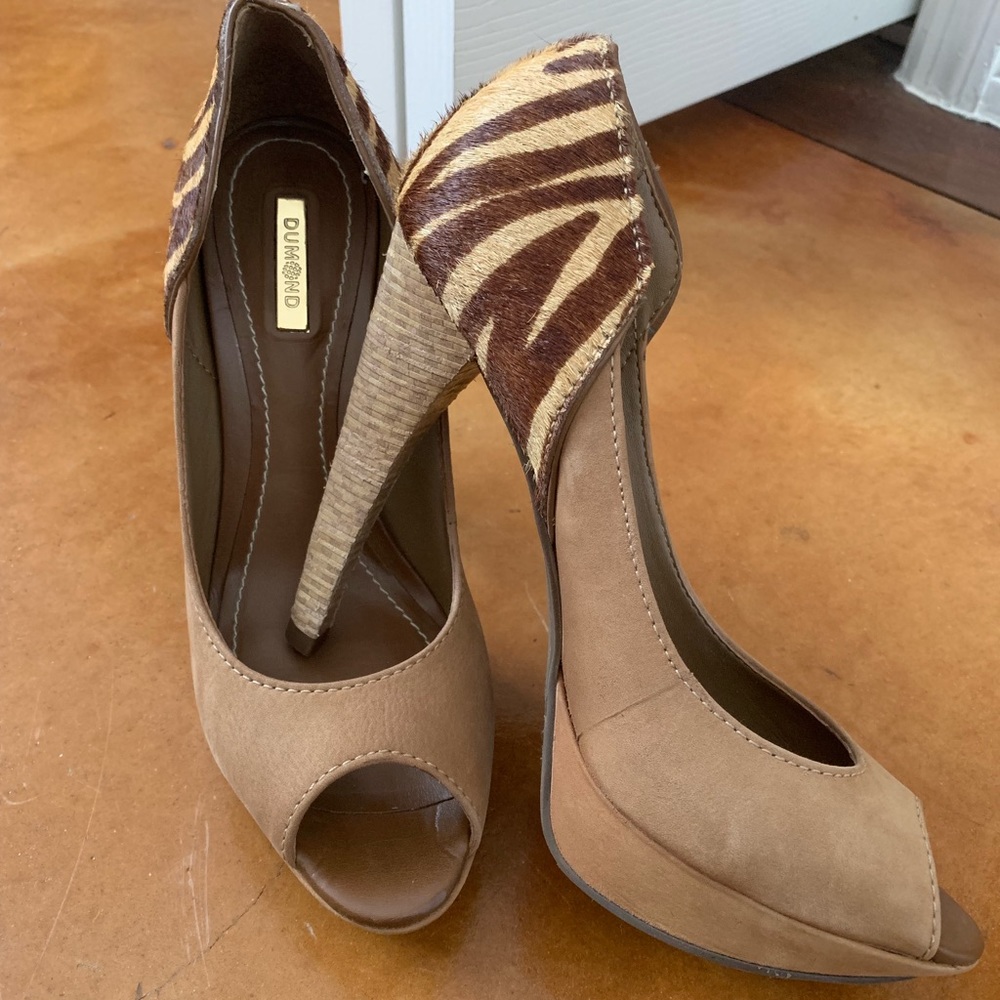High-heel shoes